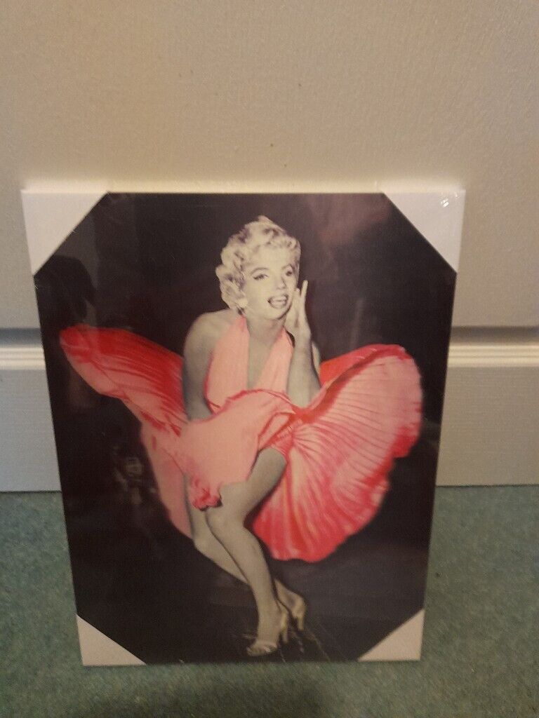 image for Marilyn Munroe Hanging Pictue