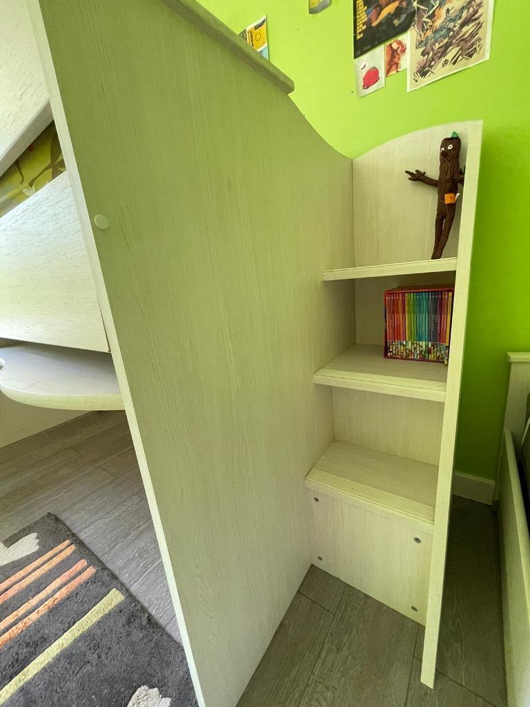 Midsleeper Bed with 2 sliding desks 