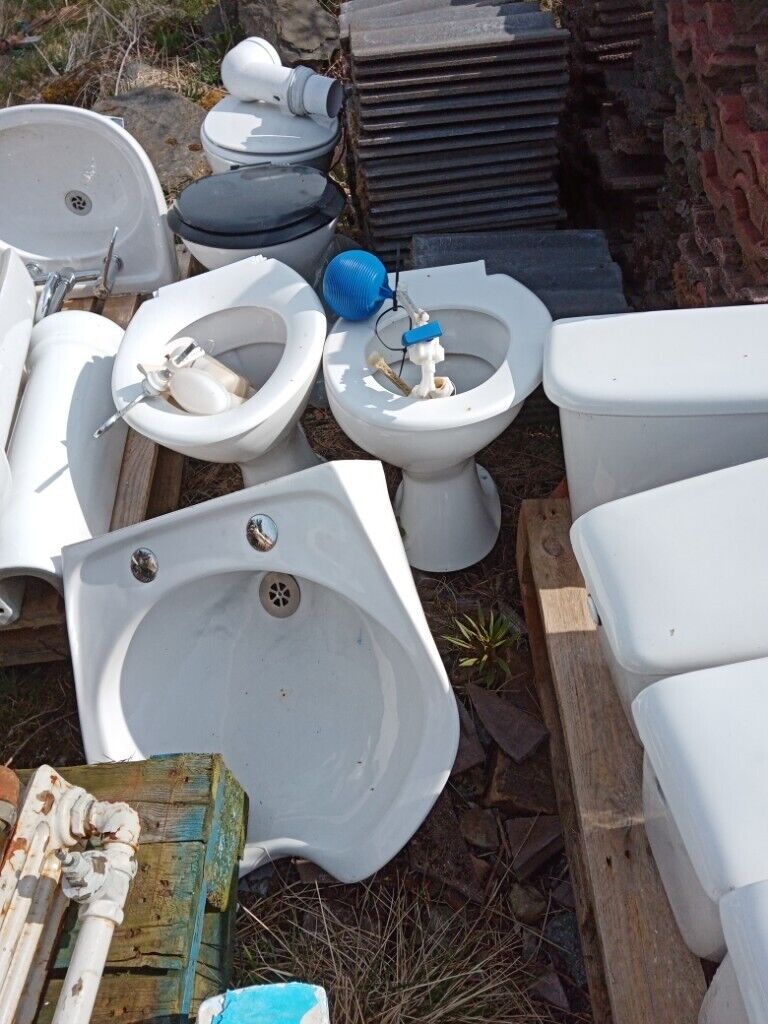 image for Second Hand Bathroom Ensuites for  Sale