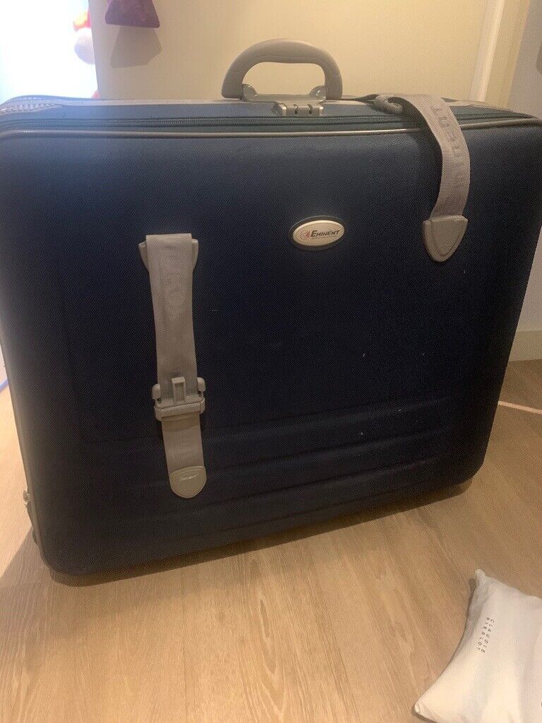 image for 2 Carry luggages  to sale 