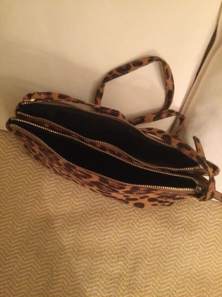 Shoulder-bag ( Primark ) Leopard print. As new.