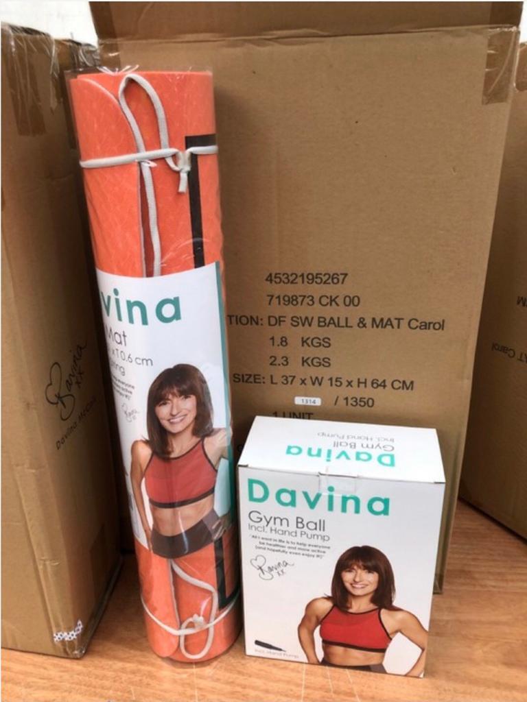 Brand new Davina McCall Exercise Fitness Yoga Mat & Gym Ball +Pump