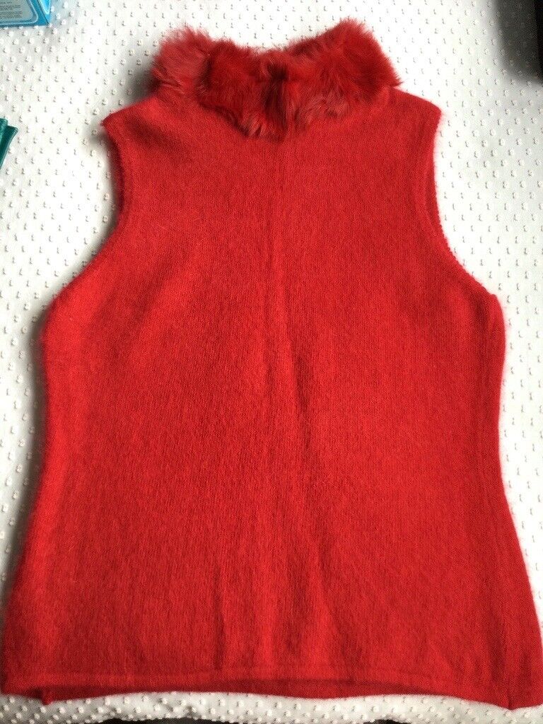 Ladies red jumper fur neck