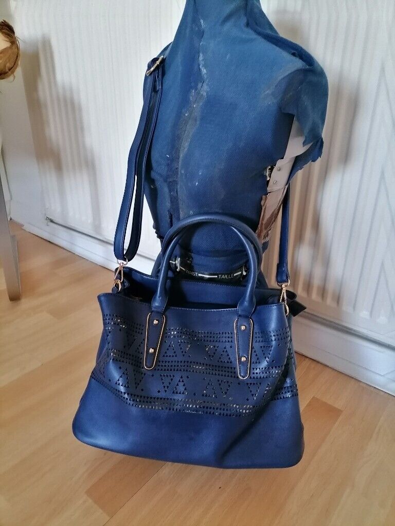 PAULA ROSSI Designer Adjustable Shoulder Leather Handbag. Nr Mint Cond . 