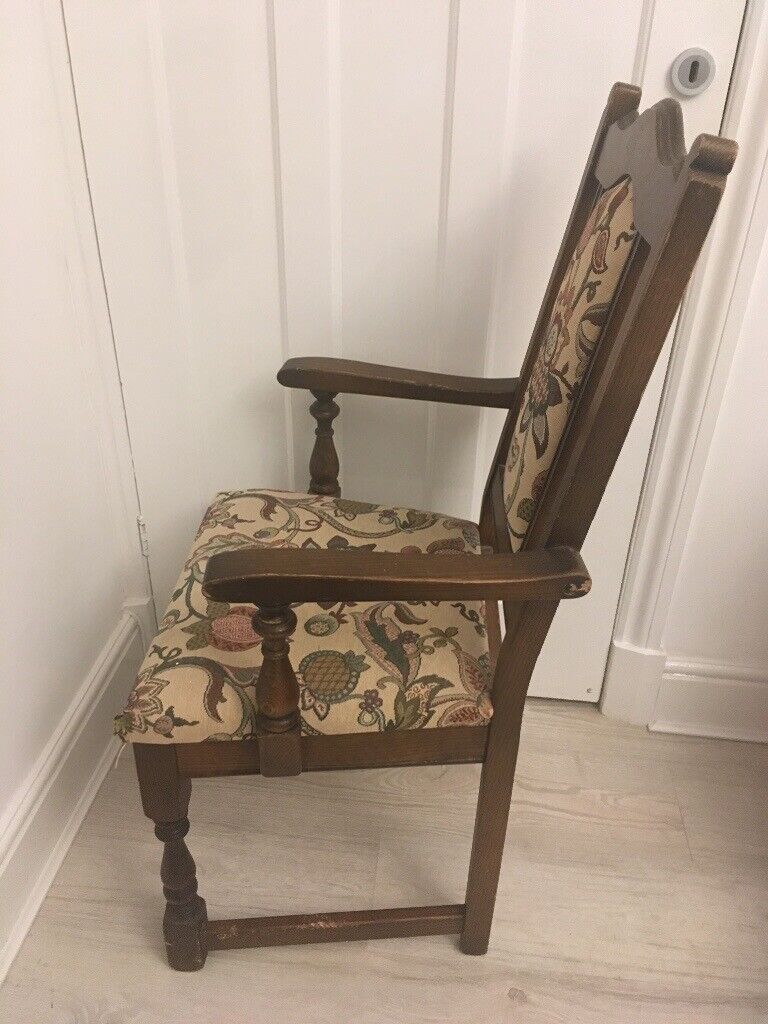 Old Charm Carver Chair