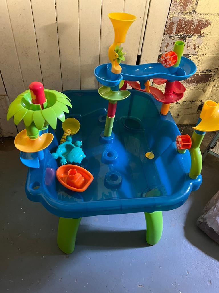 ELC water play tray 