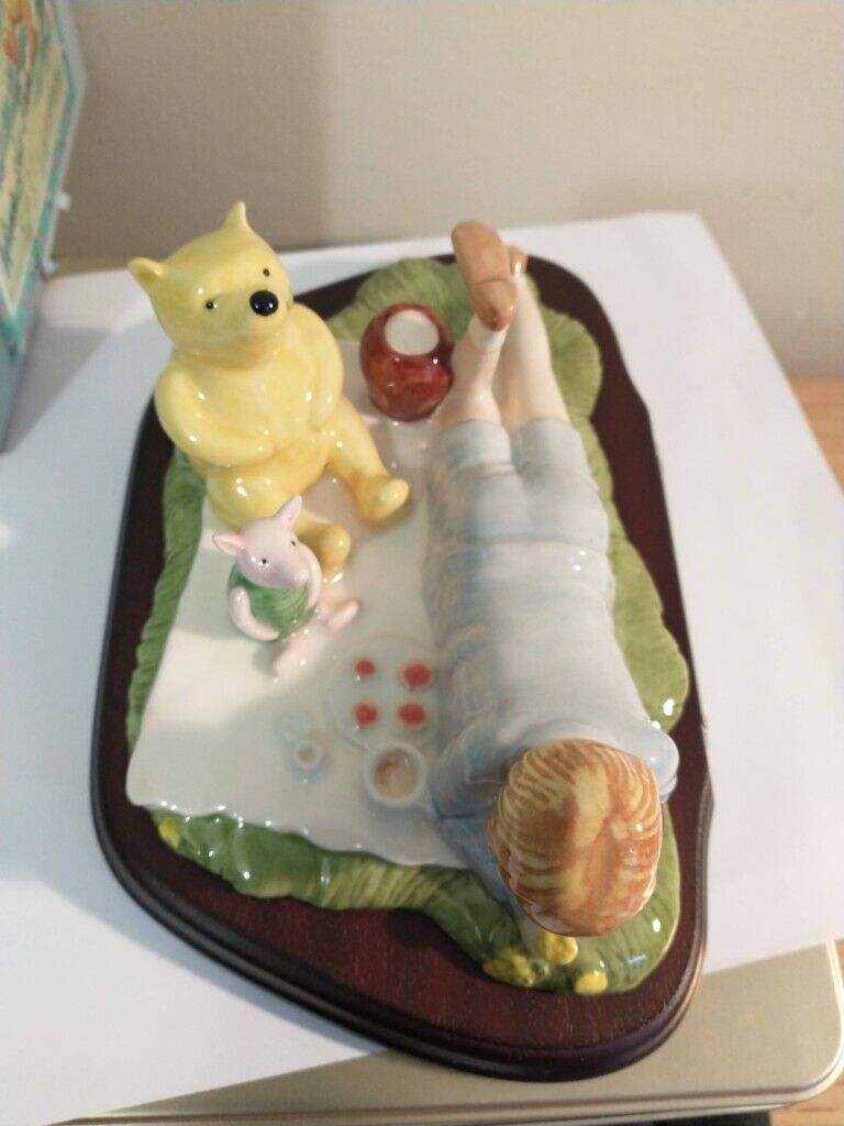 Royal Doulton Winnie The Pooh "Summers Day Picnic" BOXED NEVER DISPLAYED