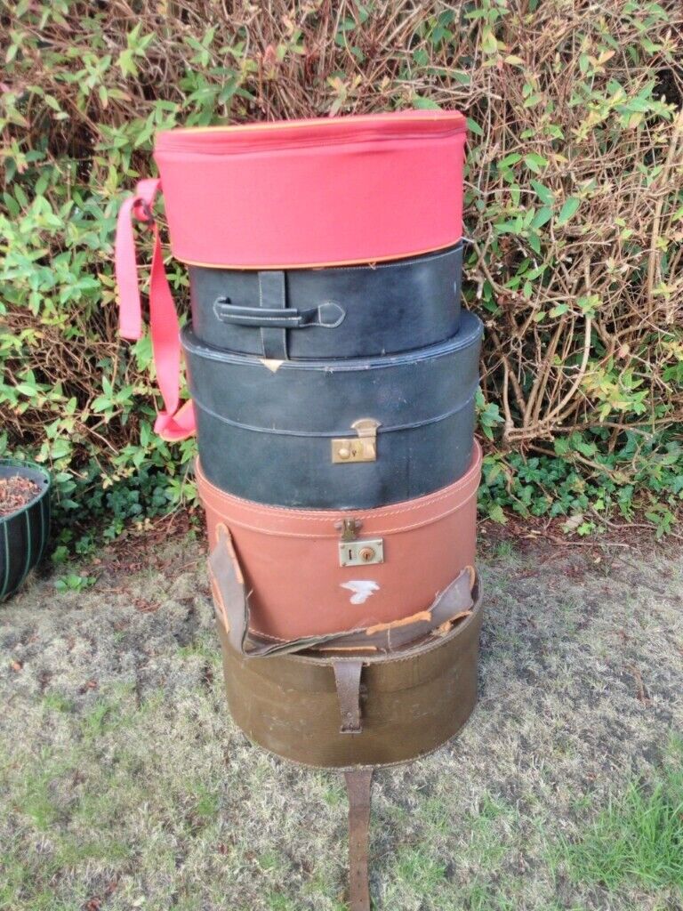  Hat boxes