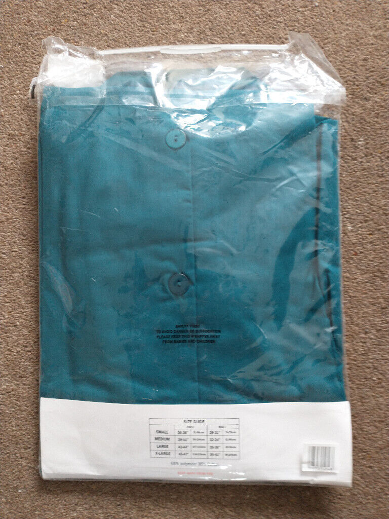  PYJAMAS (NEW) - 2 pairs, in wrappings. Traditional style. XL. Can be sold separately.