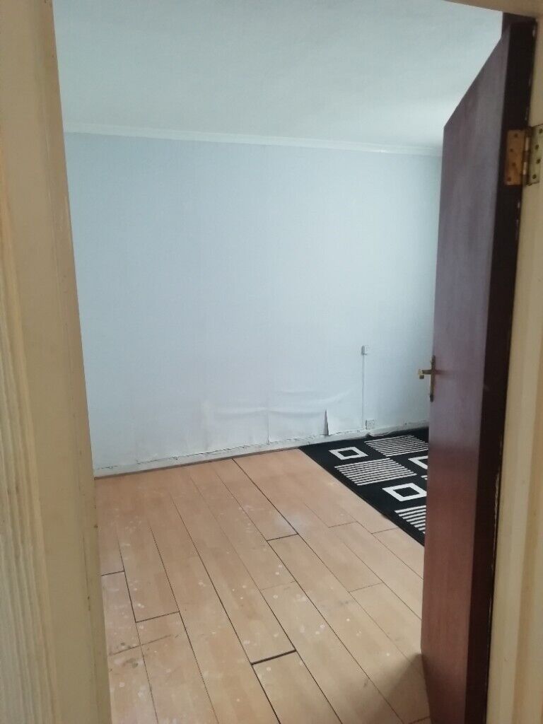 **LET BY ** 22 BRADWELL LANE ** 1 BEDROOM FLAT**DSS ACCEPTED**NO