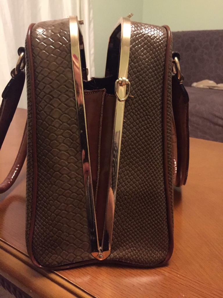 LADIES HANDBAG 