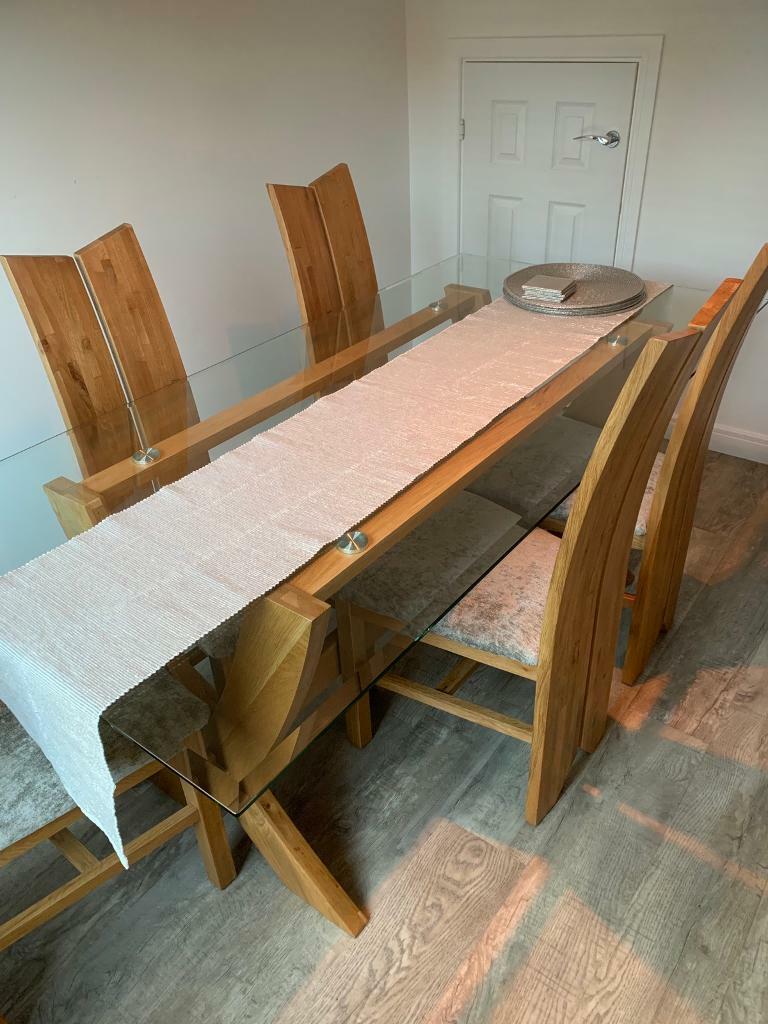 Dining Table & Chairs