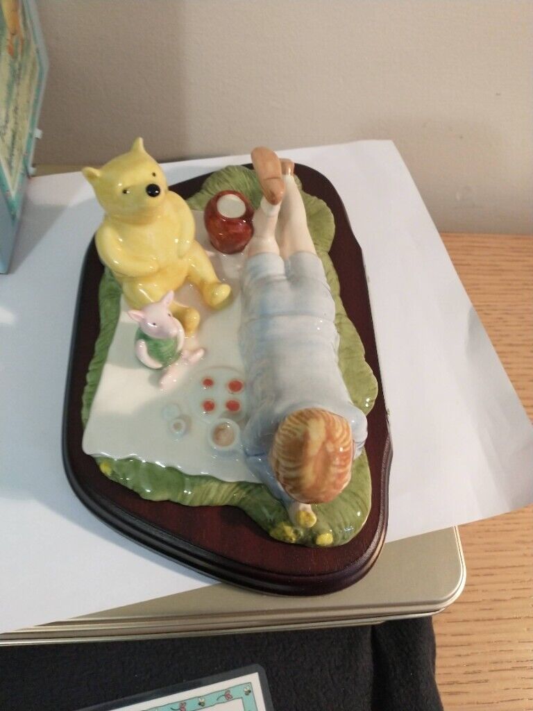 Royal Doulton Winnie The Pooh "Summers Day Picnic" BOXED NEVER DISPLAYED