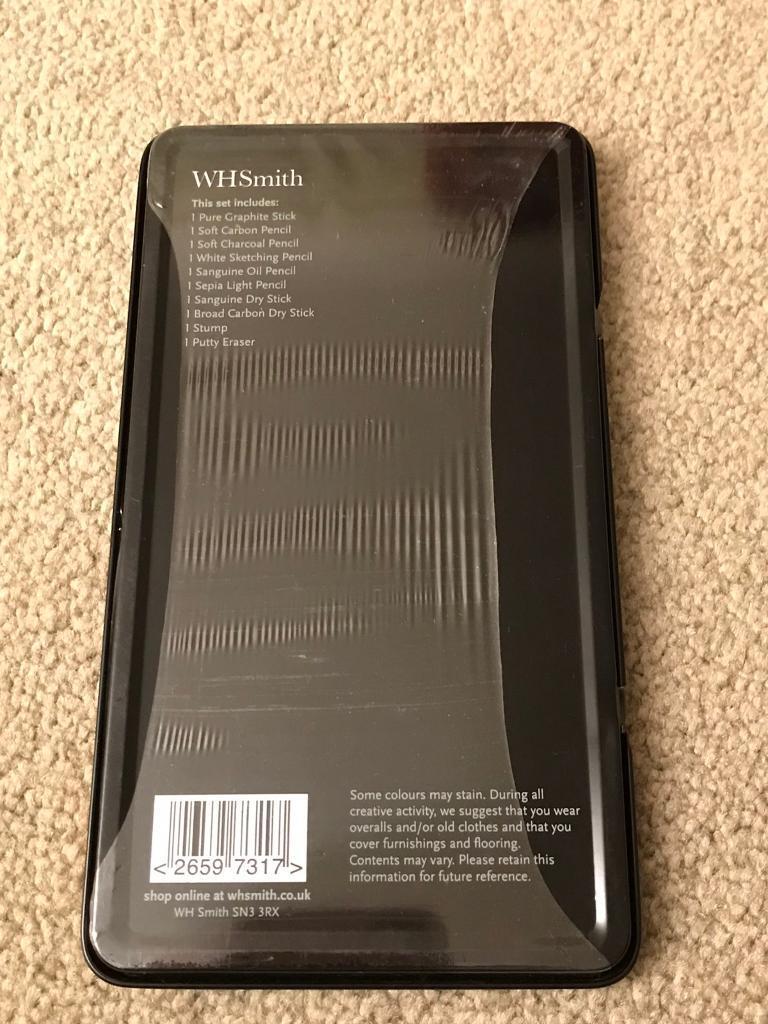 WHSmith Sketching Set