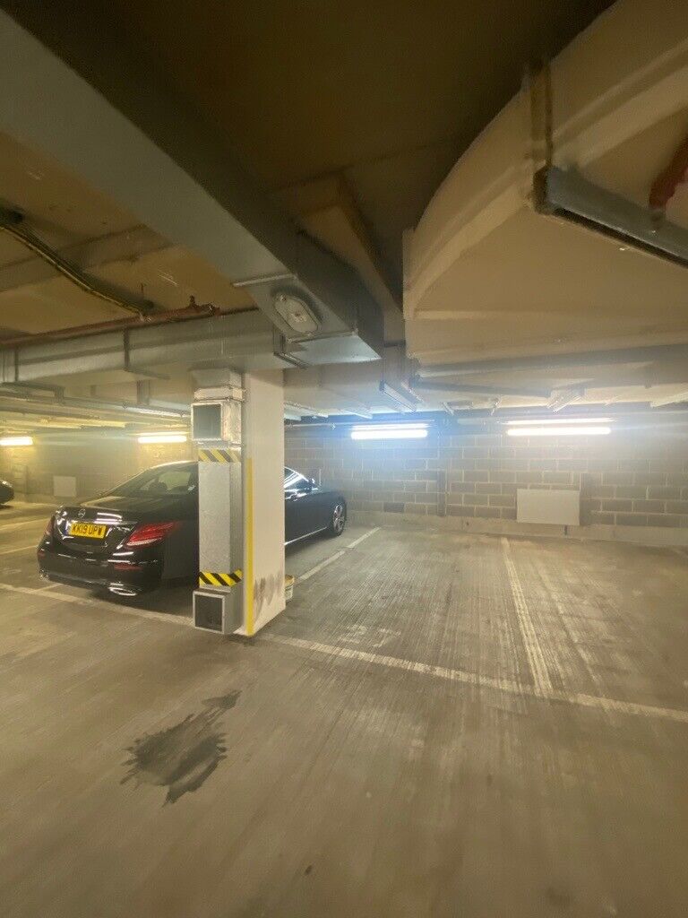 Allocated,Secure,Underground Parking Close To**CANARY WHARF BUSINESSES***E14 4EG