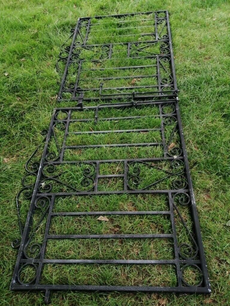 GORGEOUS DRIVE GATES