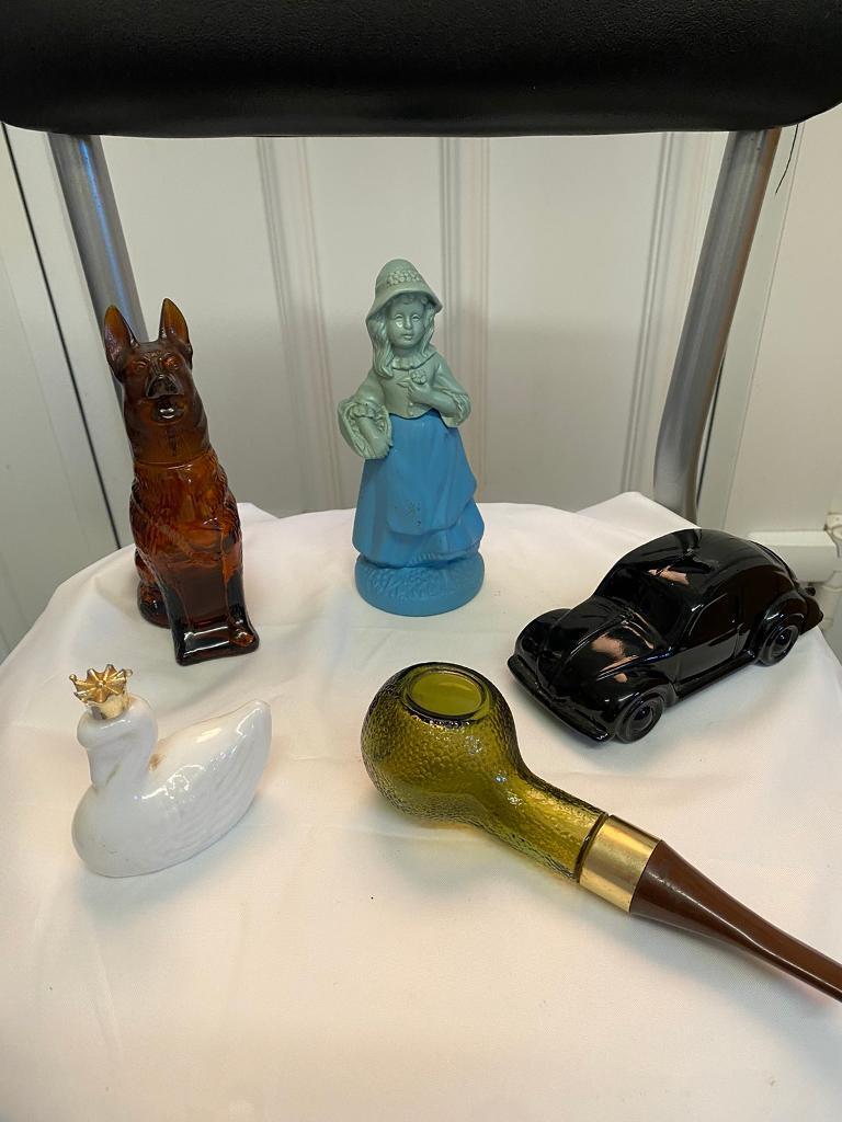 image for VINTAGE AVON SCENE BOTTLES 