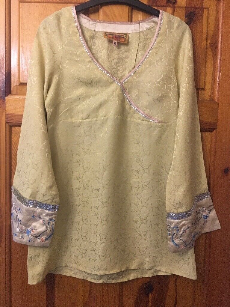 image for Beautiful yellow tunic top