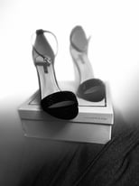 Black high heels quiz size 4 