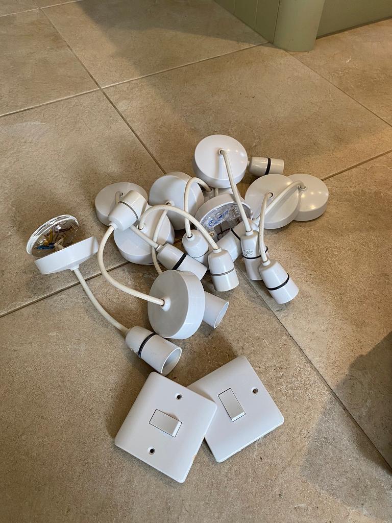 image for 10 used pendant light fittings 