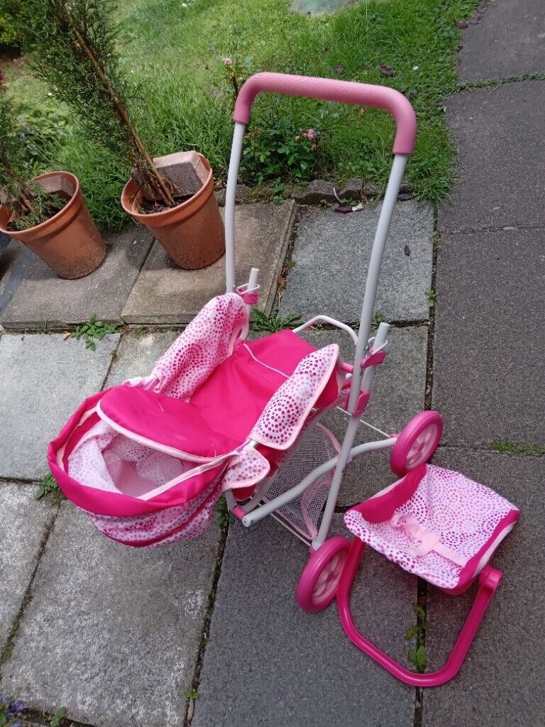 Pushchair and matching carrier