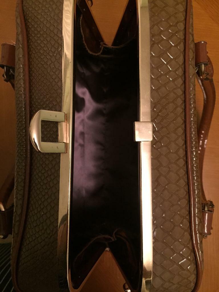 LADIES HANDBAG 