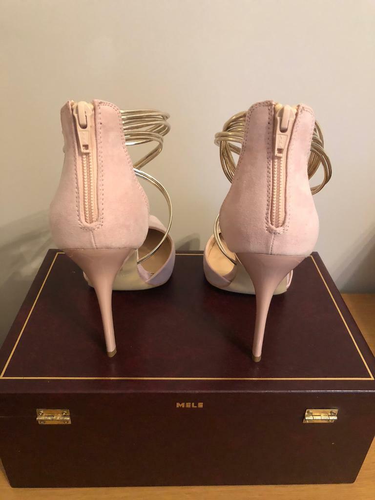 Ladies shoes