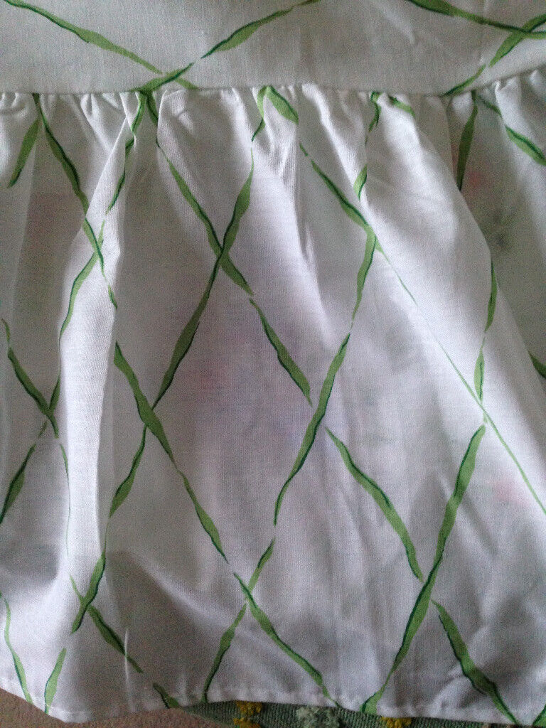 New reversible frilled single bed set