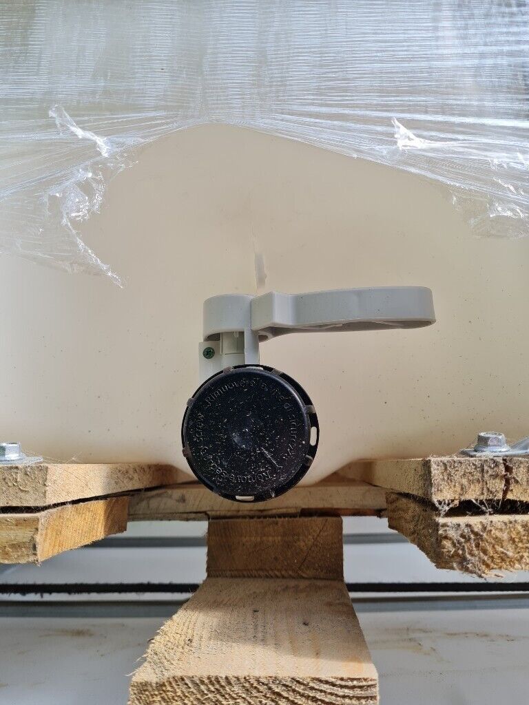 IBC Tank, Bulk 1000 litre liquid container, Water Butt, for storing