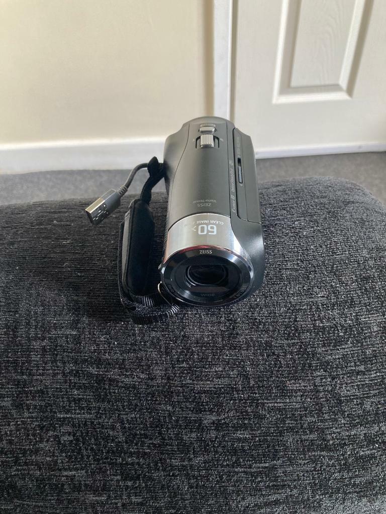 Sony HDR-PJ410 Built-in Projector  64 GB. Mint condition 