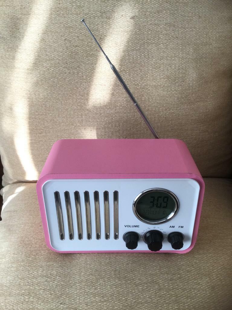 Zennox Pink Retro Radio Alarm Clock
