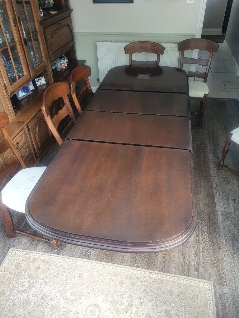OAK DINING TABLE