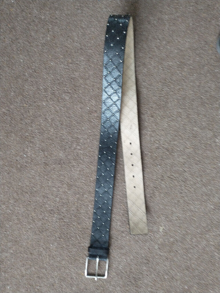 LEATHER BELT. BLACK STUDDED. 32INCH WAIST. NEW, UNUSED.