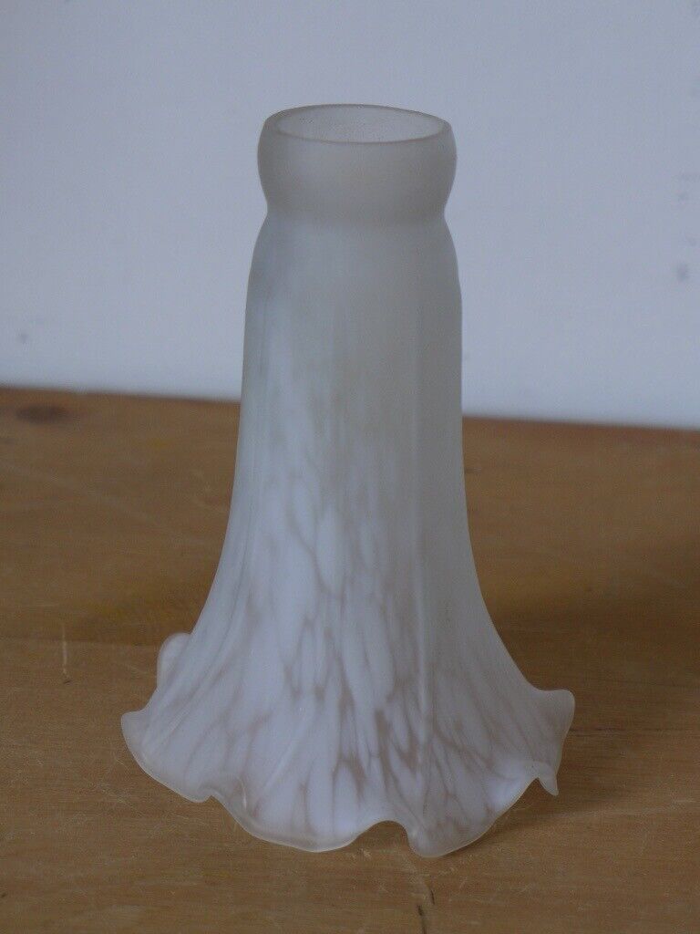 Vintage / Antique SMALL SLENDER ART DECO WHITE FROSTED, PATTERNED GLASS LAMPSHADE / LIGHTSHADE.
