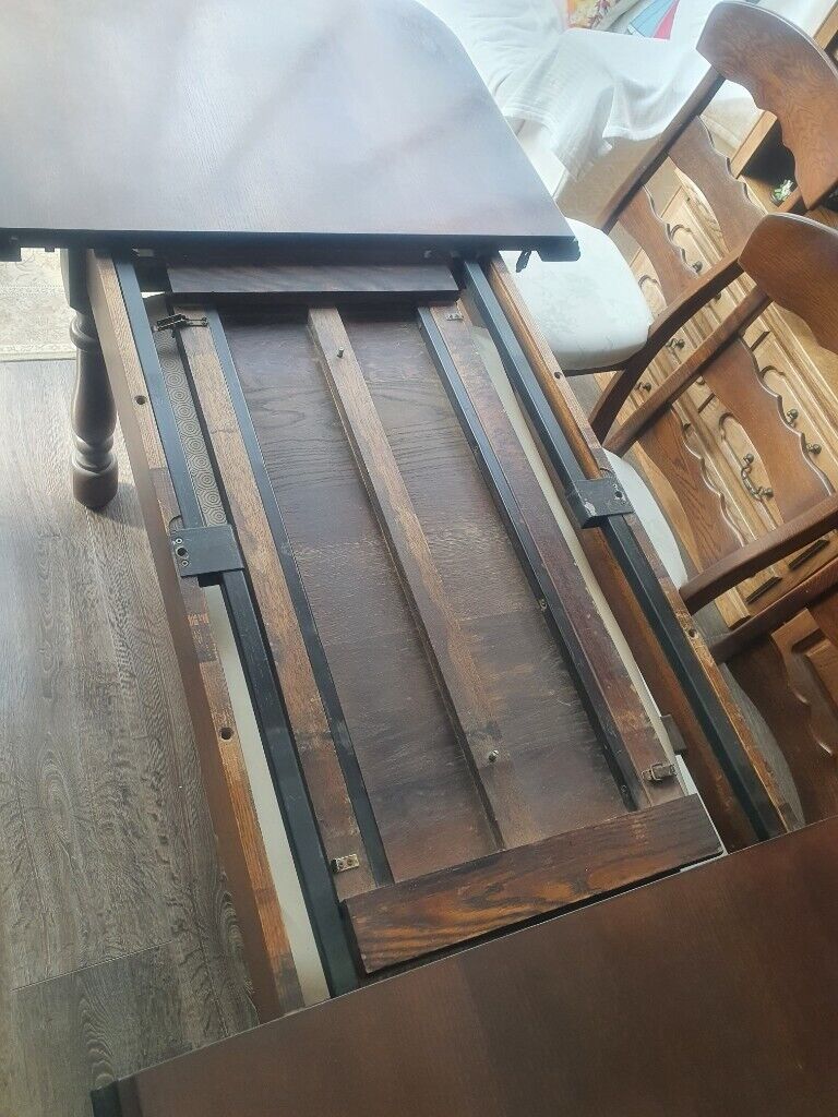 OAK DINING TABLE