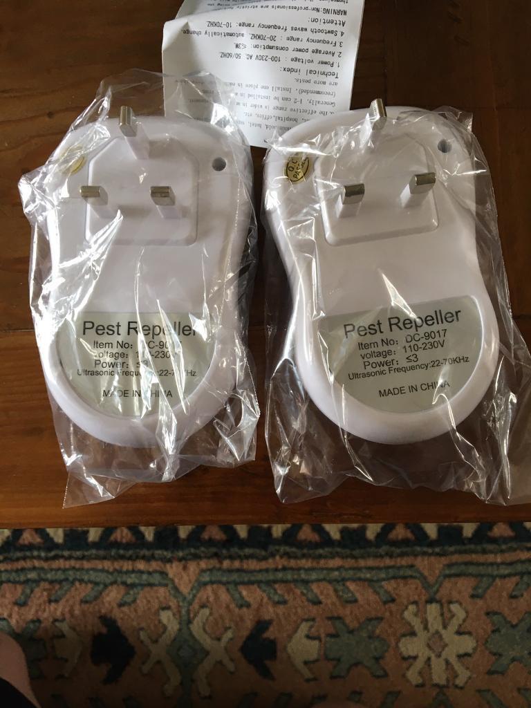 Electronic pest / insect repeller