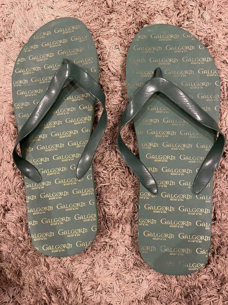 image for Galgorm Resort & Spa Hotel Men’s Large Green Branded Flip Flops