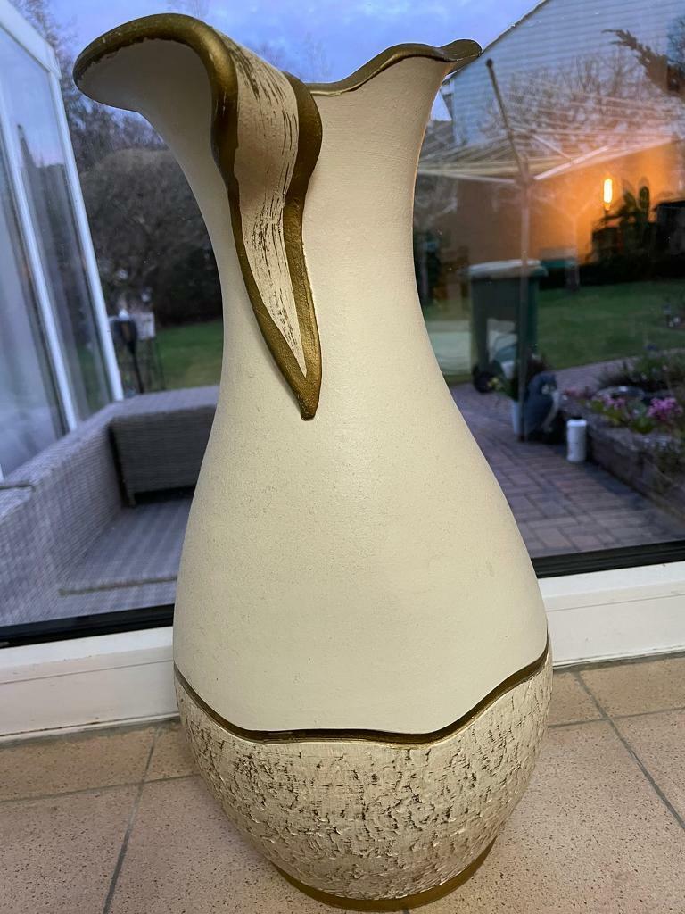 White / Gold Vase