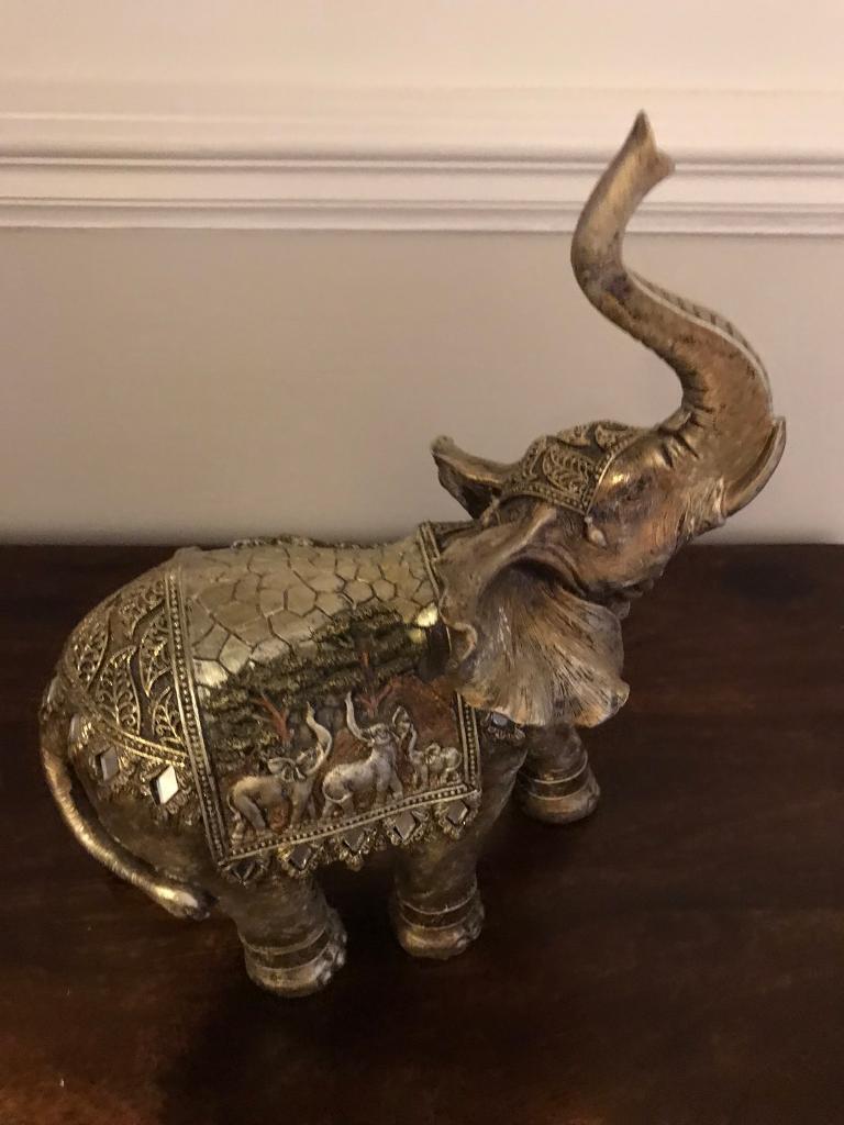 Elephant 