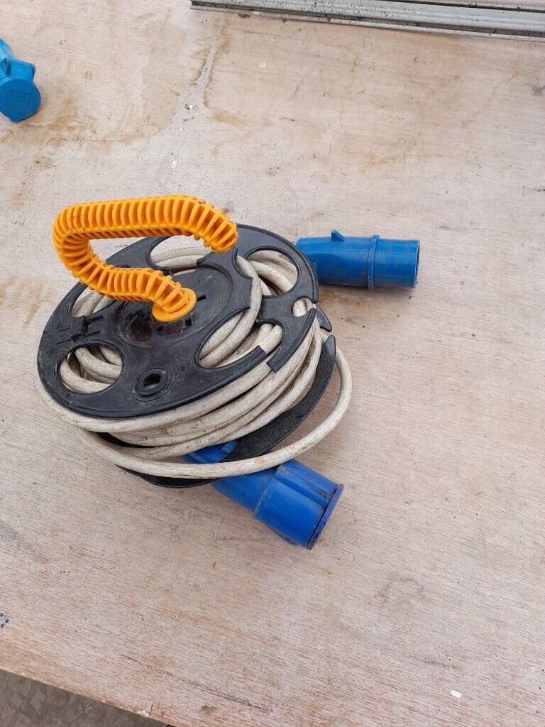 Caravan camper electric hook-up lead 