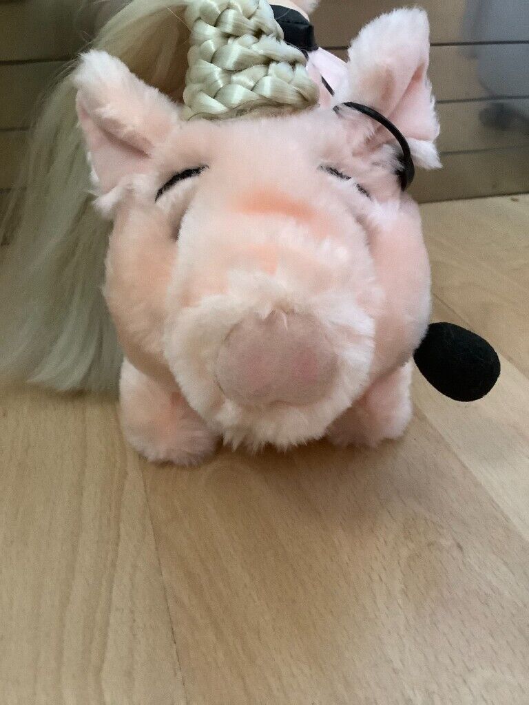 Madonna Like a Virgin Singing Moving Pig