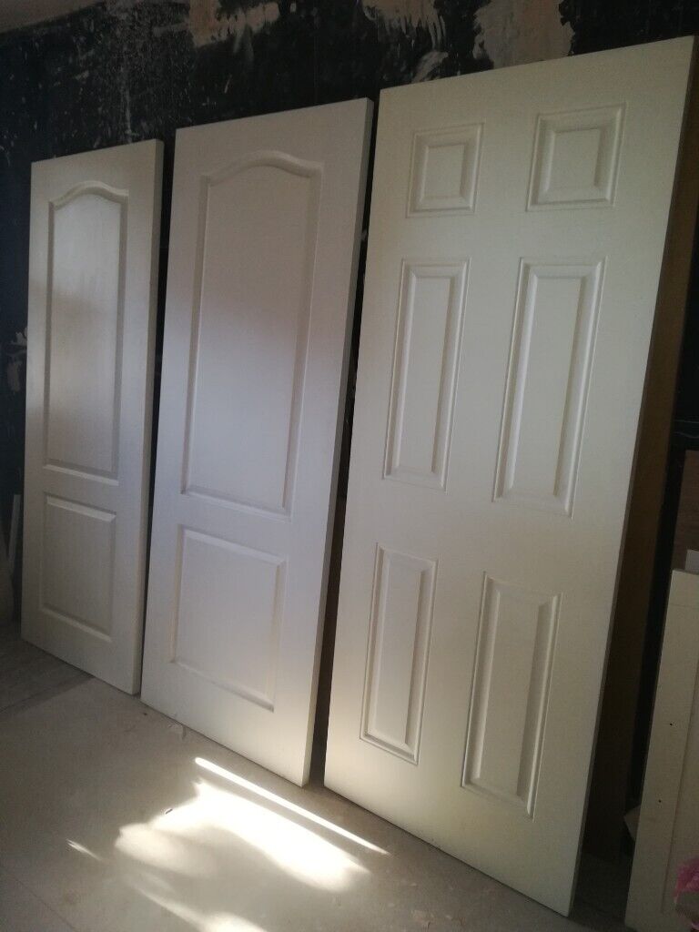 Three brand new woodgrain effect Internal Door, (H)1981mm (W)762mm (T)35mm