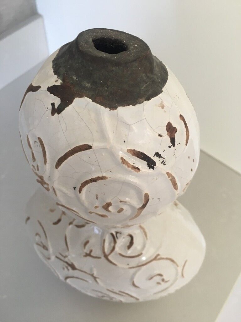 MODERN LARGE VASE 