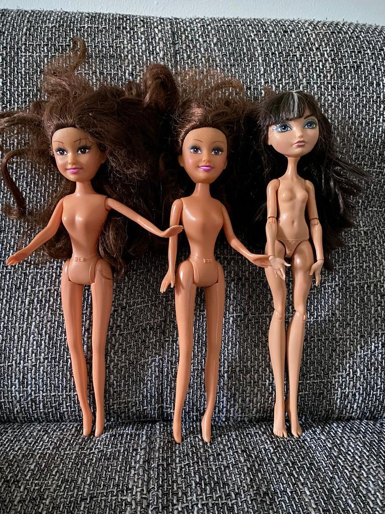Dolls toys bundle/ without clothes 