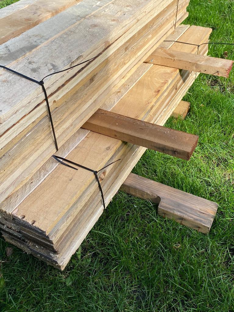 10 x rustic reclaimed pallet wood timber boards. 
