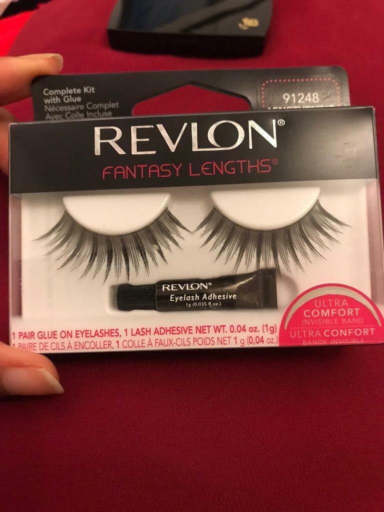 Eyelashes with glue