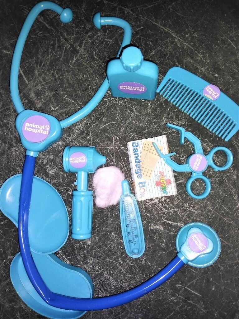 Vet Dressing-up Outfit/ Scrubs to fit c. age 8 + Vet Kit. Box. VGC