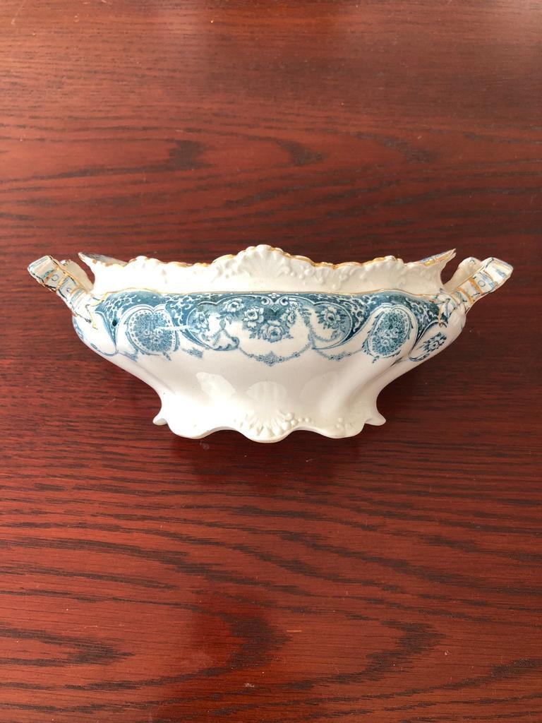 Gravy/Sauce Boat with lid