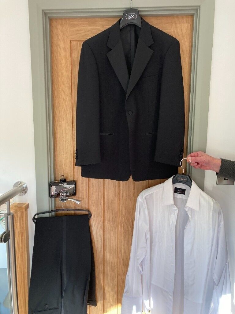 Men's formal dinner suit with shirt and bow tie, 42" chest, 40" waist