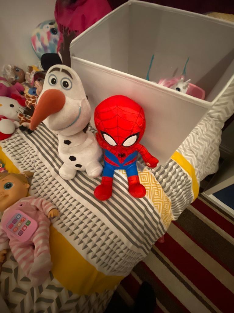 Spider man cuddly soft toy & talking Olaf 